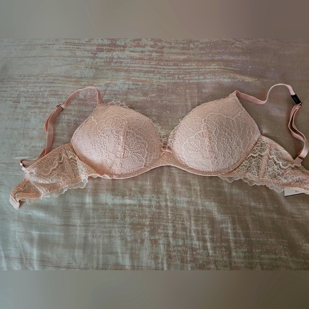Victoria's Secret 32D NWT BRA